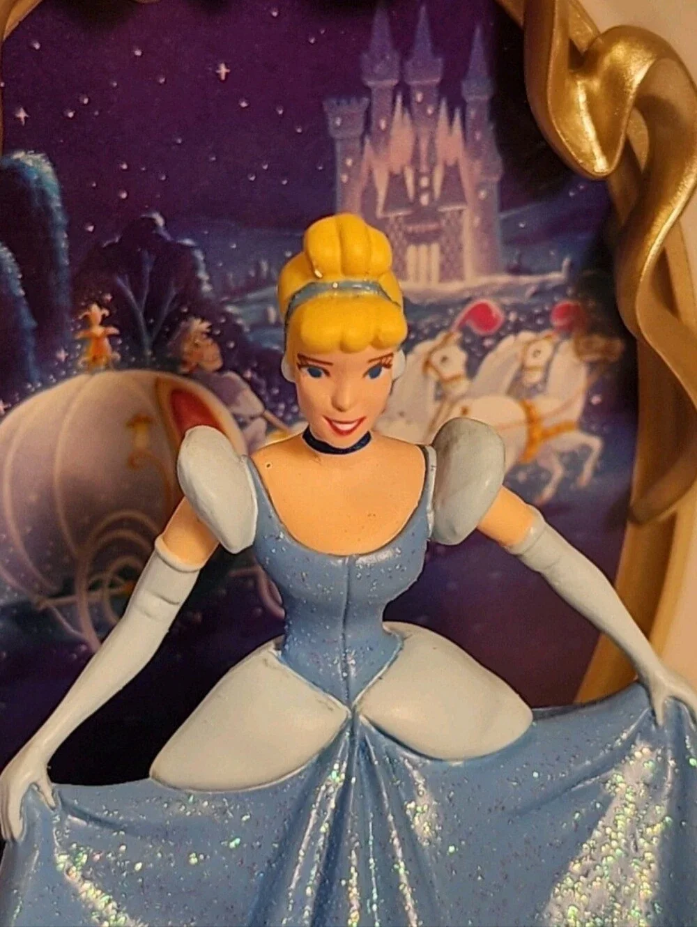 Hallmark Keepsakes Disney Princess Cinderella Enchanted Memories Ornament 1997